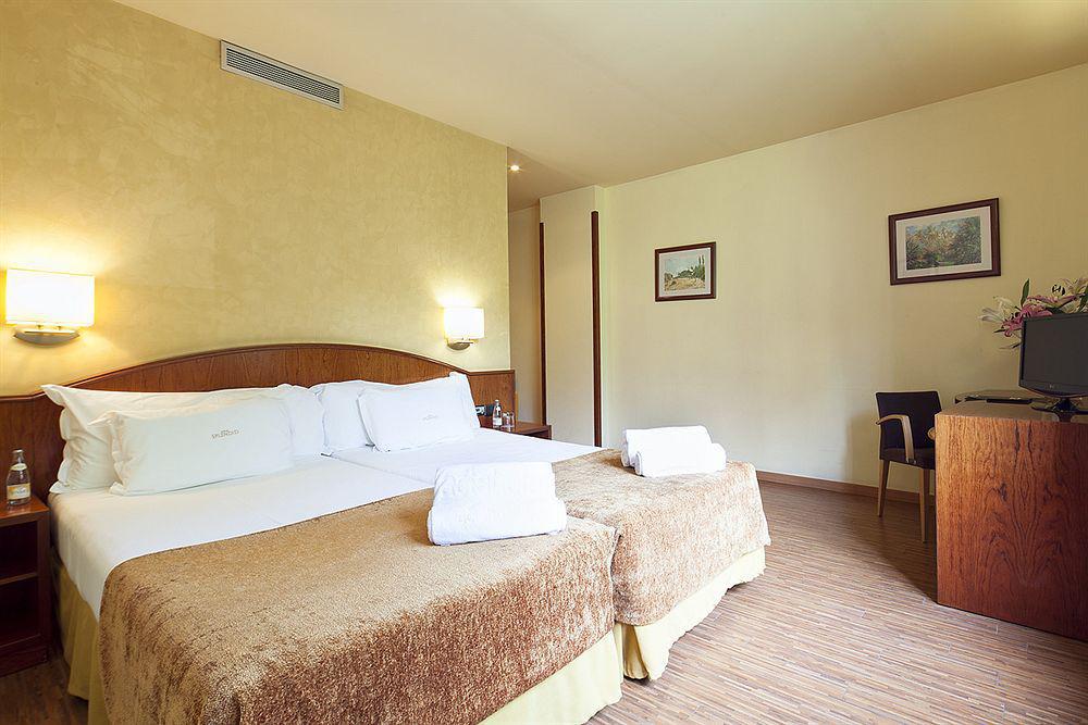 Acta Splendid 3*